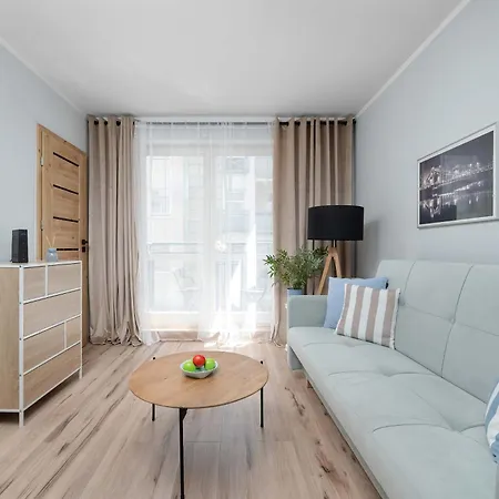 A Comfortable Near The Market Square By Renters Διαμέρισμα *