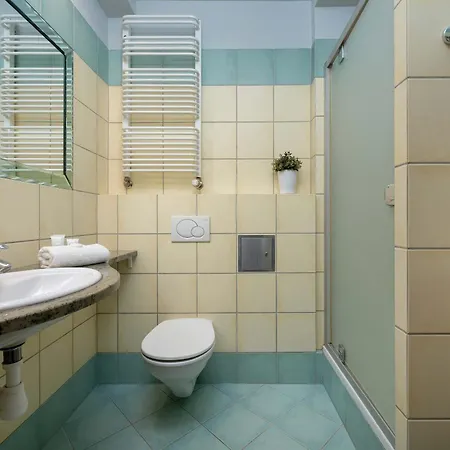 A Comfortable Near The Market Square By Renters Διαμέρισμα