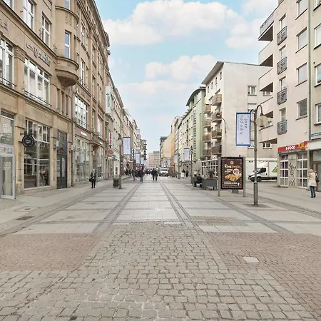 Διαμέρισμα A Comfortable Near The Market Square By Renters Βρότσλαβ